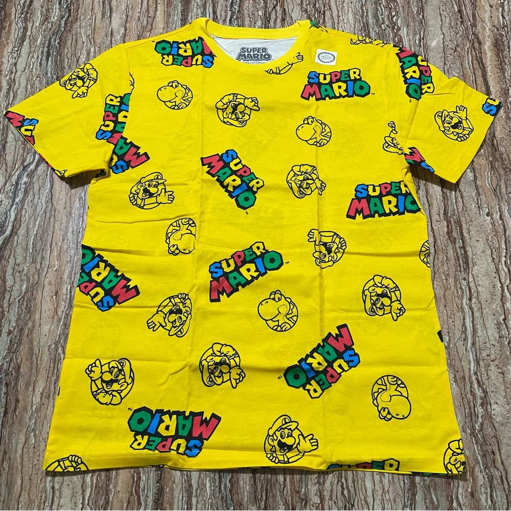 Nintendo Super Mario Bros Men’s M Yellow Graphic Tee Short Sleeve Crewneck Retro